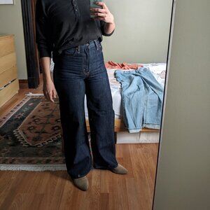 Levi’s Premium Dark Wash Ribcage Wide Leg Jeans Size 28